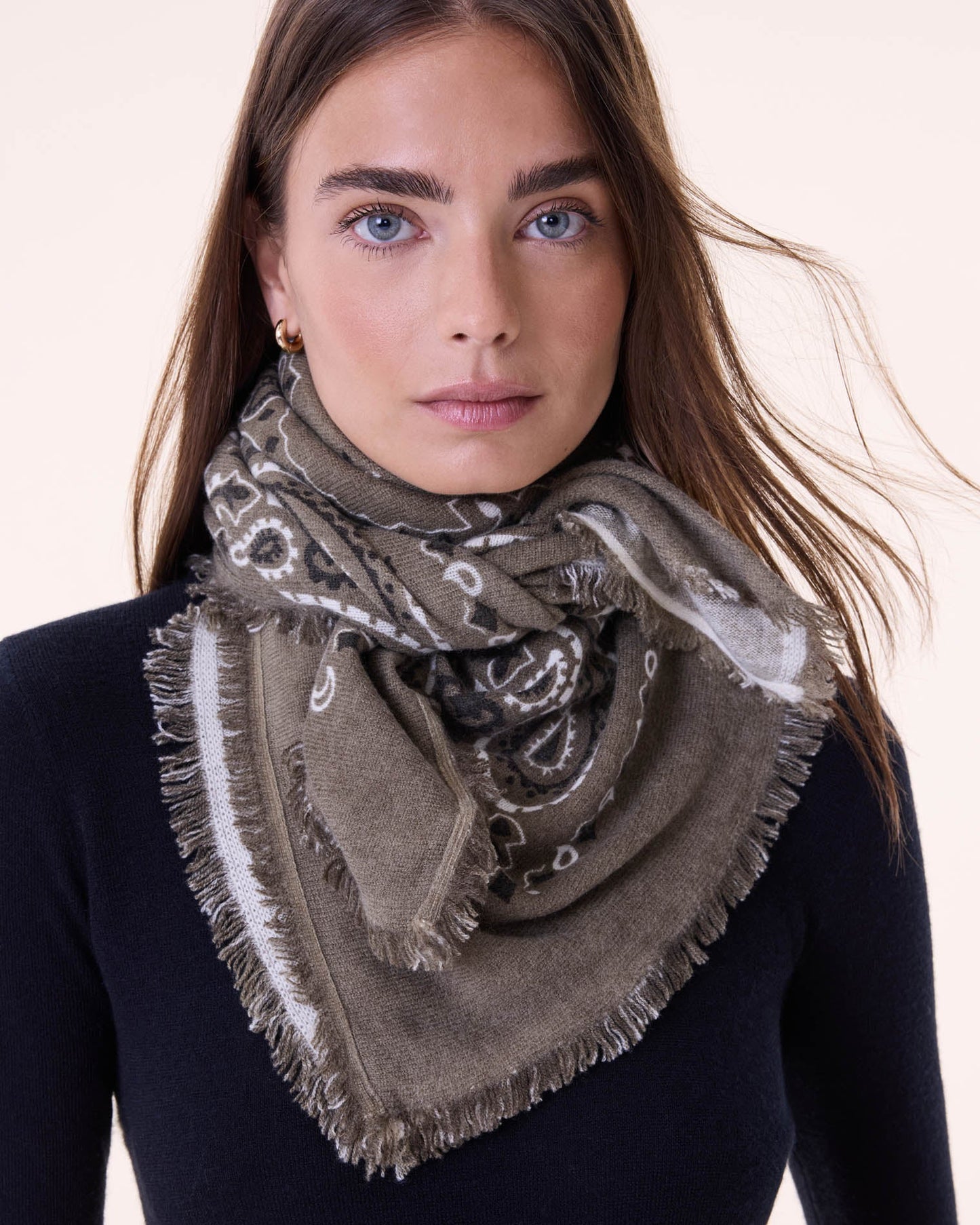 Kujten Foulard Hachiko bico kaki