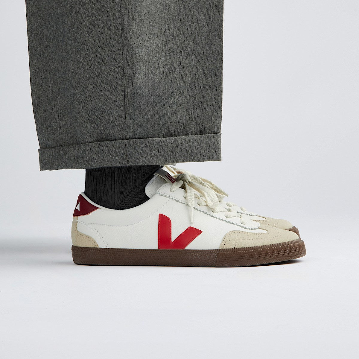 Veja Sneakers Volley leather white-Pekín-bark