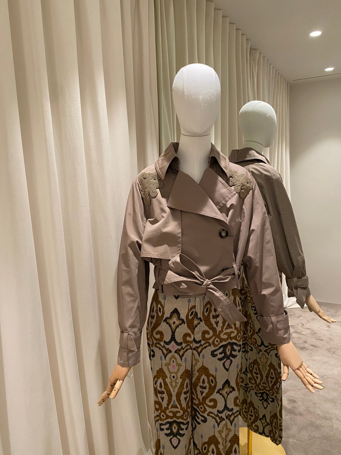Bazar Deluxe Chaqueta trench corta
