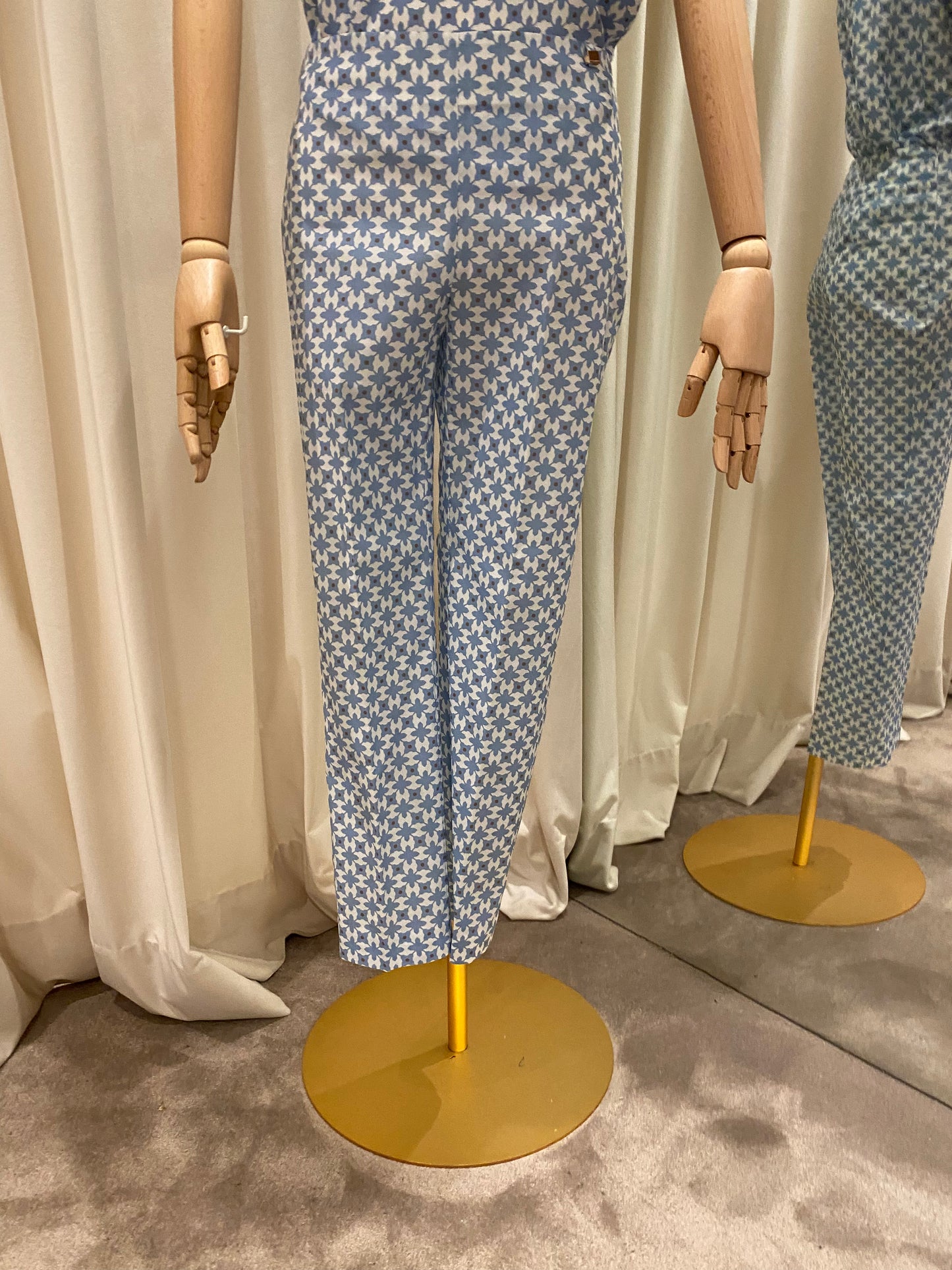 Blubianco Pantalón flores azul