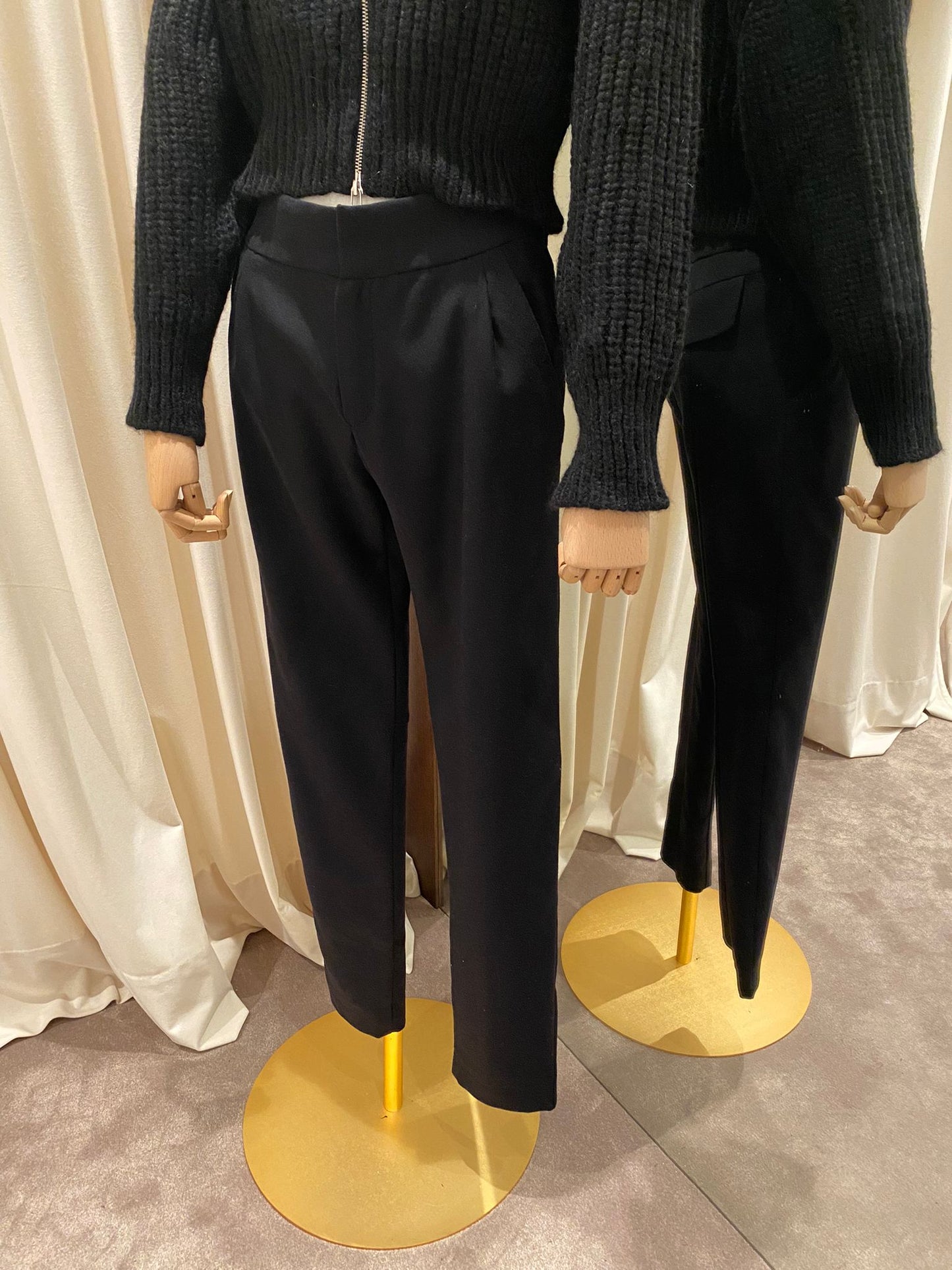 Susanne Bommer Pantalón negro