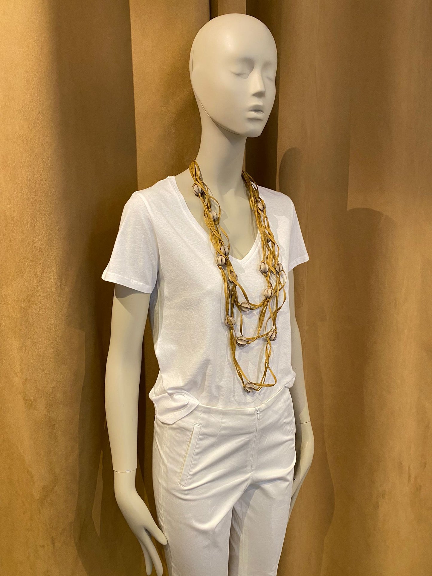 Collar rafia y bolas madera - The Class Room